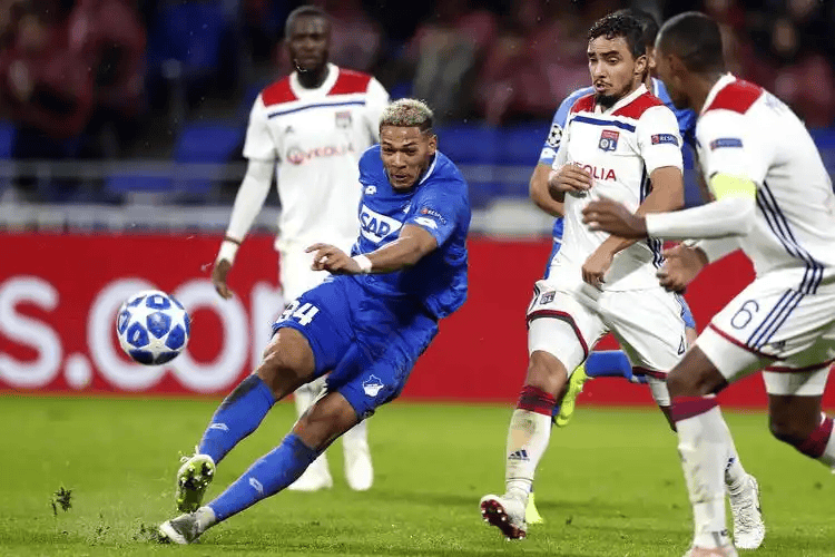 清晨法甲焦点战，勒沃库森造点机会，压力陡增，年轻球员得到机会的简单介绍