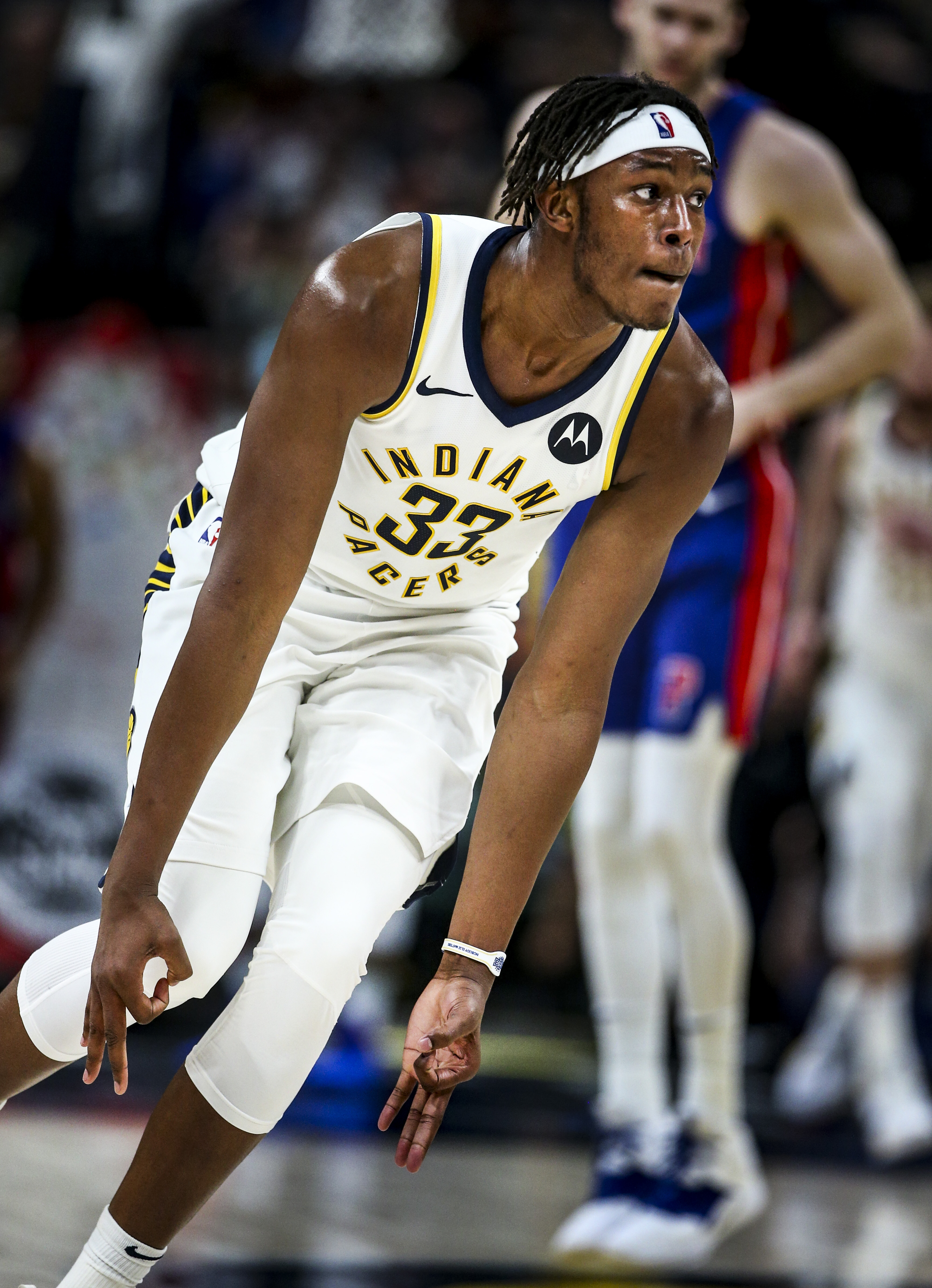 关于印第安纳步行者训练开放日，今夜回应争议引欢呼，NBA常规赛在即，身体对抗强度拉满的信息